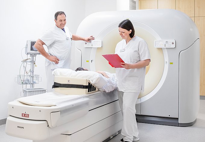 Dies ist eine Untersuchung eines Patienten mit einem Kardio-CT.