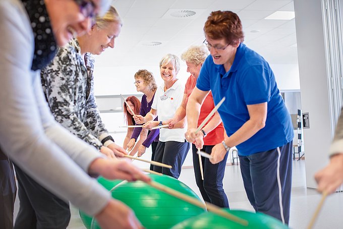 Dies sind Reha-Patientinnen, die am Programm EvaPlus+ teilnehmen.