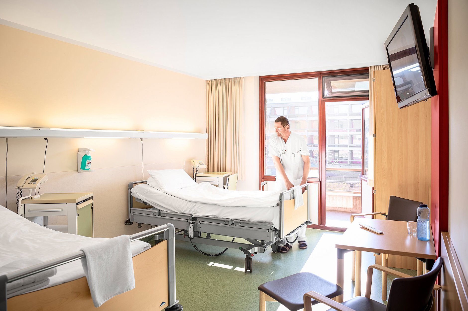 Dies ist ein Patientenzimmer in der Akut-Klinik.