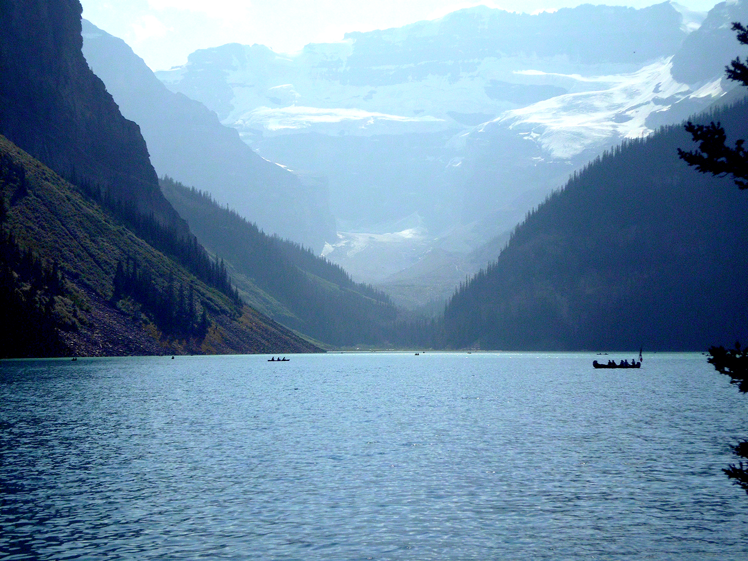 HGZ | Bilderreise Kanadas Provinzen Die ist der Louisensee (Lake Louise) in der kanadischen Provinz Alberta.